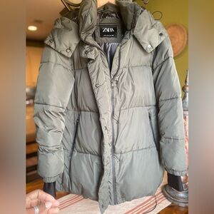 VGUC Zara Olive Green Hooded Puffer Jacket